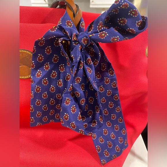 VINTAGE Vickey Davis Silk Paisley Scarf - Picture 1 of 5